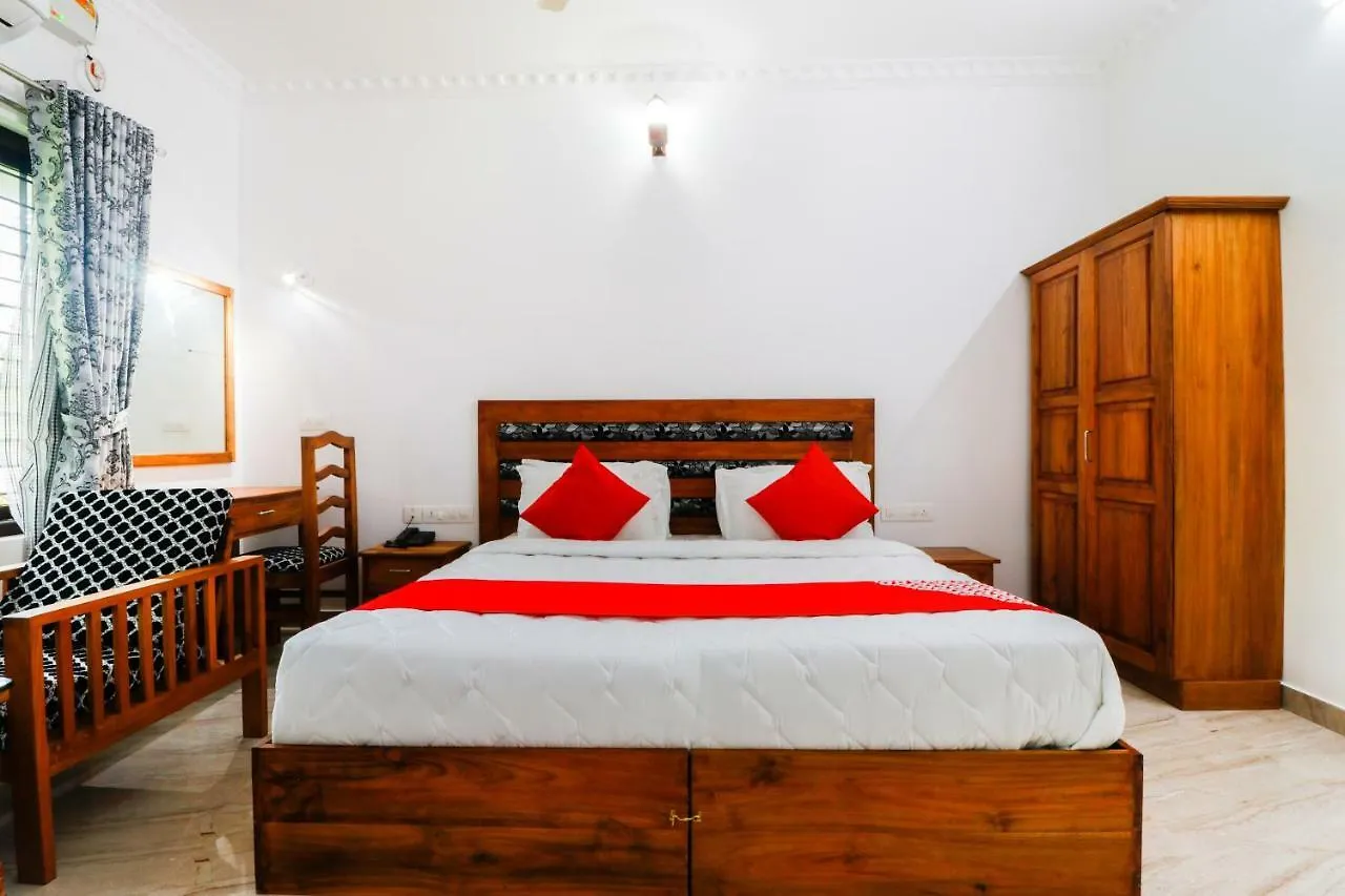 Hotel Oyo 47591 Star Inn Plus Residency Kovalam